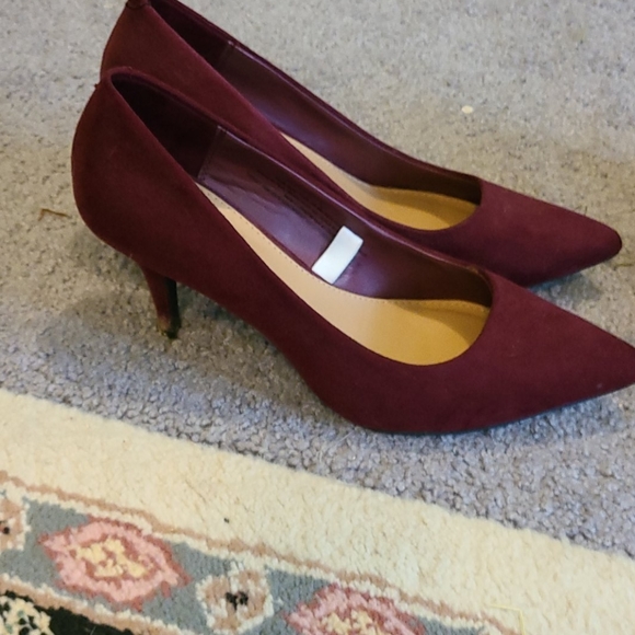 Shoes - Picture 2 of 2